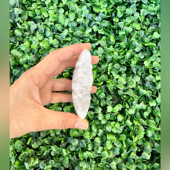 Rose Quartz Crescent Moon Carving - Picture 5 of 6